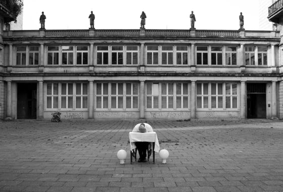 STEINE PLÄTZE ZEUGEN, intervention, Karl-Marx-Allee, Berlin, 2009, series of 10 fine art inkjet prints, 42 cm × 29,7 cm each 