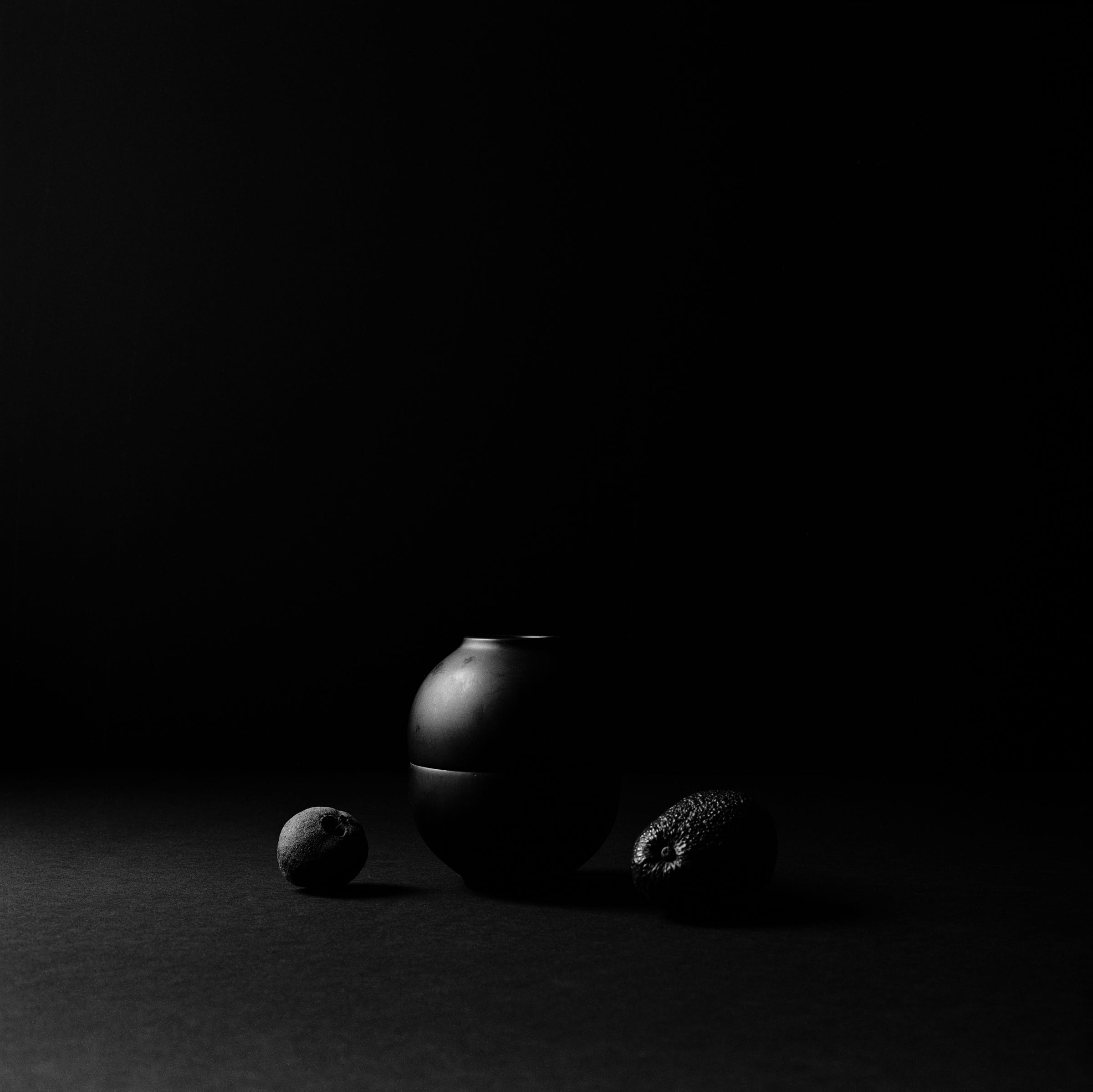 tabula rasa, still life photography, gelatin-silver paper, 2019/2022