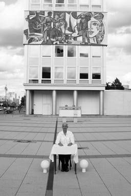 STEINE PLÄTZE ZEUGEN, intervention, Karl-Marx-Allee, Berlin, 2009, series of 10 fine art inkjet prints, 42 cm × 29,7 cm each 